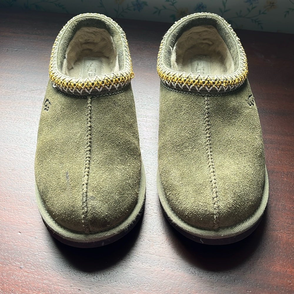 UGG Tasman